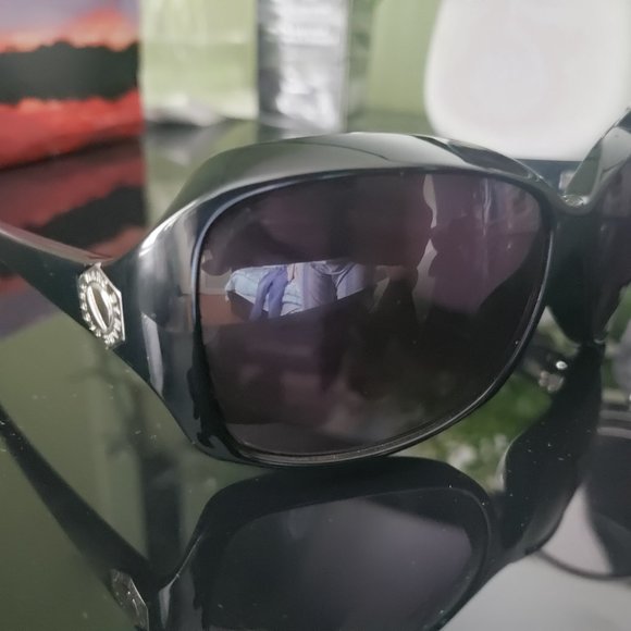 Marc Jacobs Authentic Black Sunglasses - Picture 3 of 6